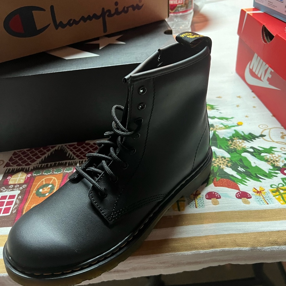 Dr martens girls shoe - Picture 2 of 8